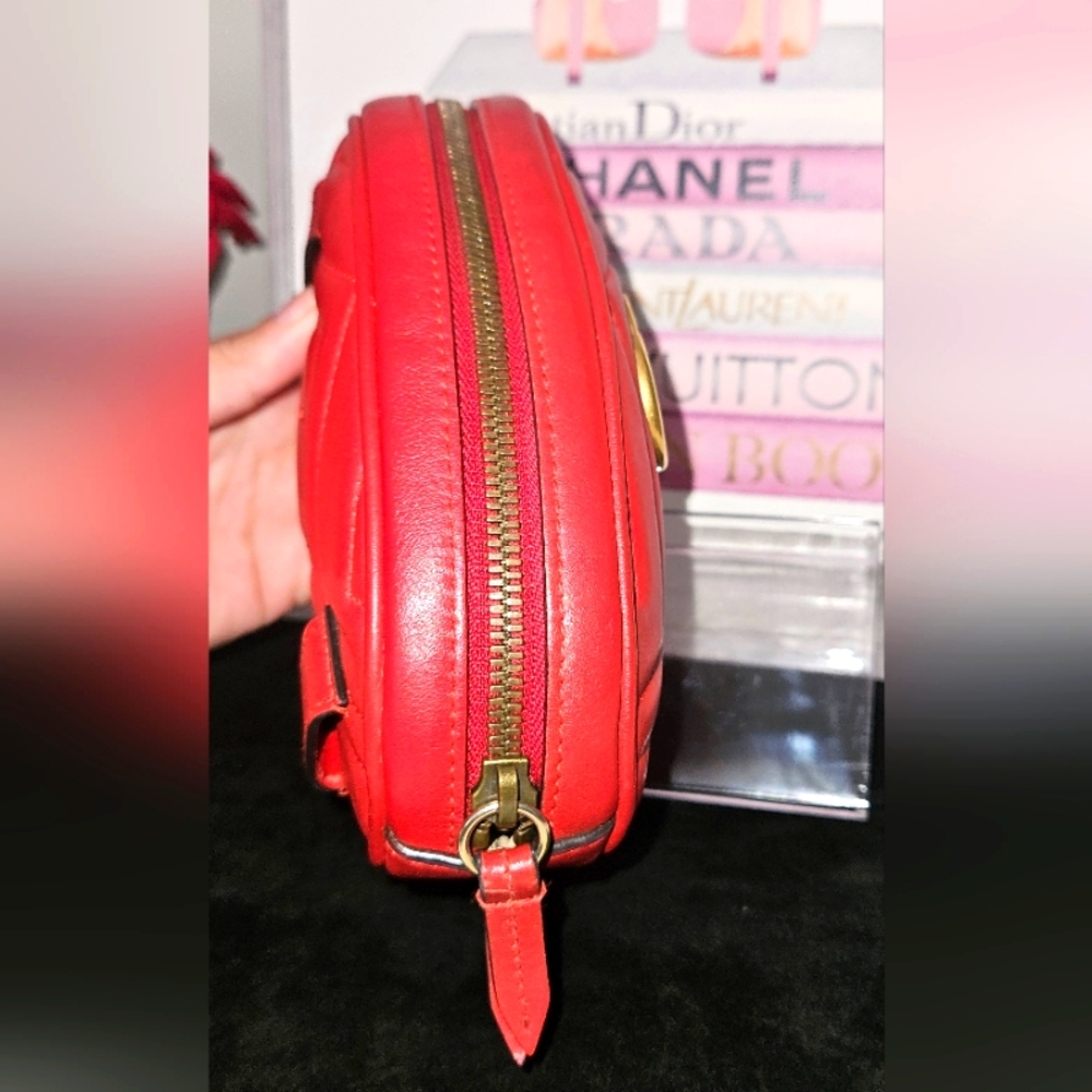 Gucci GG Red Calfsking Belt Bag with Gold Logo - Picture 7 of 16